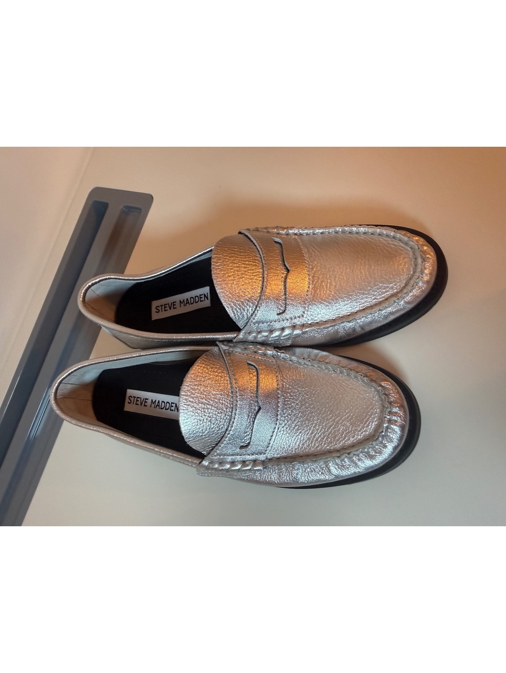 Steve Madden Kinston Silver Leather Loafers Size 5